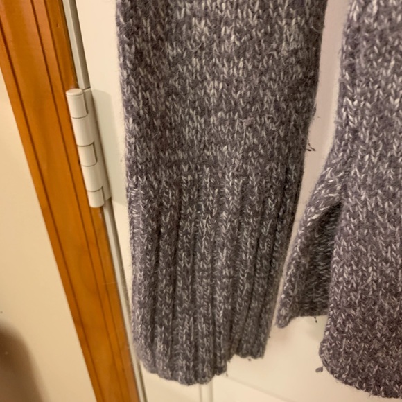 - Old Navy Lambswool  Angora High neck  sweater size M - Picture 6 of 6